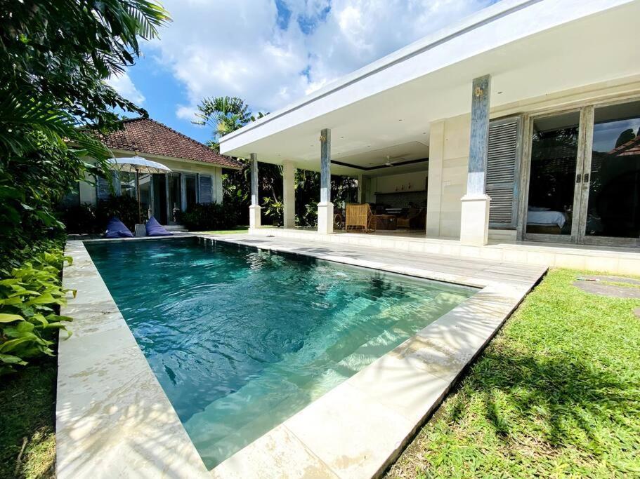 Villa Biru - 500M Batubelig Beach Canggu  Luaran gambar